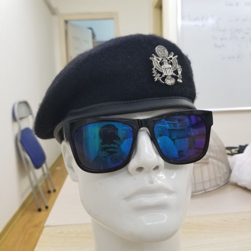 Mũ nồi nón beret phong cách mỹ logo kim loại
