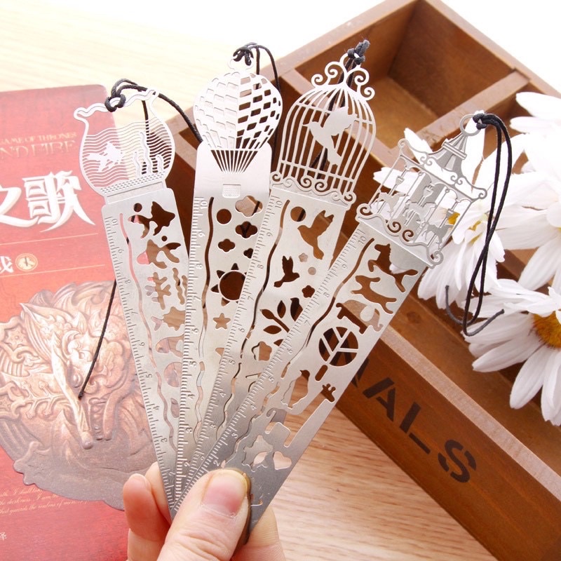 Thước kèm bookmark kim loại