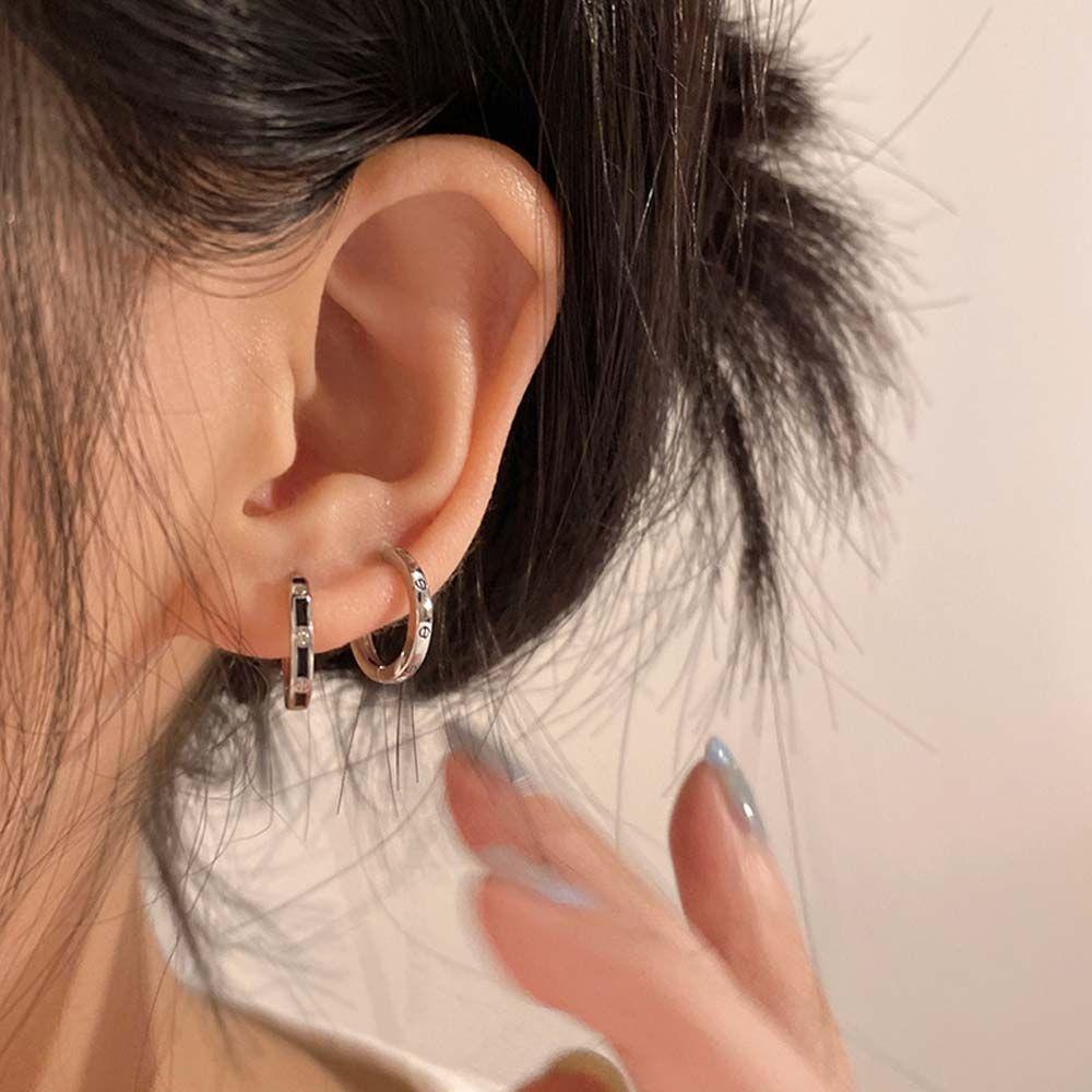 QQMALL Khuyên Tai Tròn Nhỏ Màu Sắc Bạc Phong Cách Hàn Quốc Đơn Giản Dành Cho Nữ