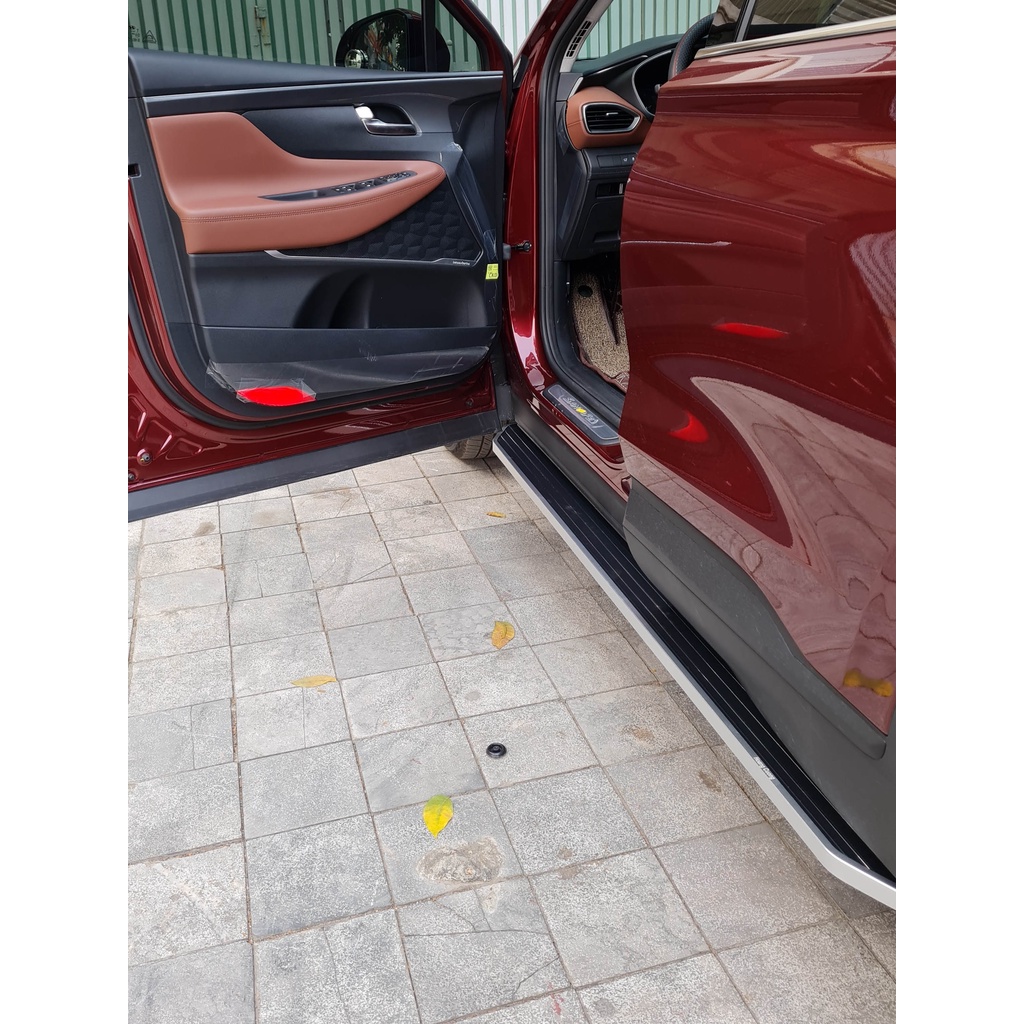Bậc lên xuống, bệ bước chân, bậc dẫm Hyundai SantaFe 2022. Mẫu đúc cao cấp