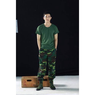 Áo thun lót màu xanh cổ tròn chất lượng cao