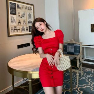 Đầm body tay bồng may nút cổ vuông