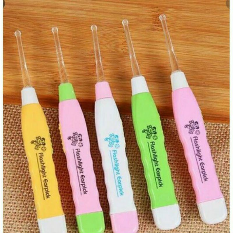dụng cụ lấy ráy tai có đèn led cho bé,