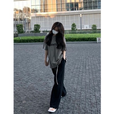 Áo phông rộng Basic Essentials - Áo phông rộng nữ chất vải Cotton mát mịn thấm hút mồ hôi - Áo thun nữ trơn cao cấp | BigBuy360 - bigbuy360.vn