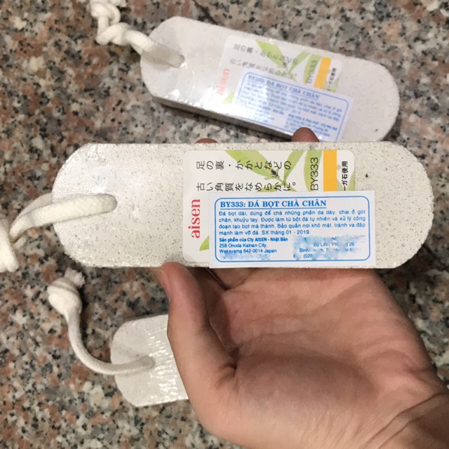 Đá chà gót chân Aisen Nhật Bản BY333 bọt đá tự nhiên tẩy tế bào chết da bị chai sần