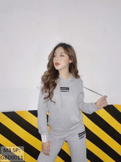 Bộ thể thao có mũ mùa đông cho nữ | BigBuy360 - bigbuy360.vn