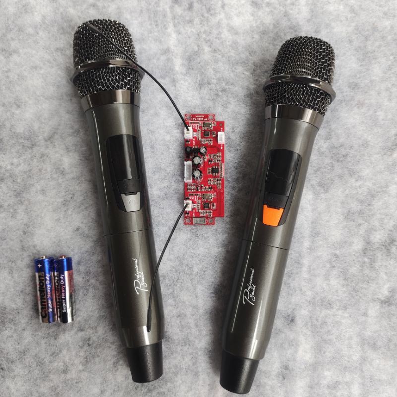 Micro Karaoke Kim Loại Sóng UHF Tần Số Cao Cấp - Mic Cho Mọi Loa Kẹo Kéo - Mẫu Mới Nhất - Thu Giọng Hát Tốt Nhẹ Nhàng