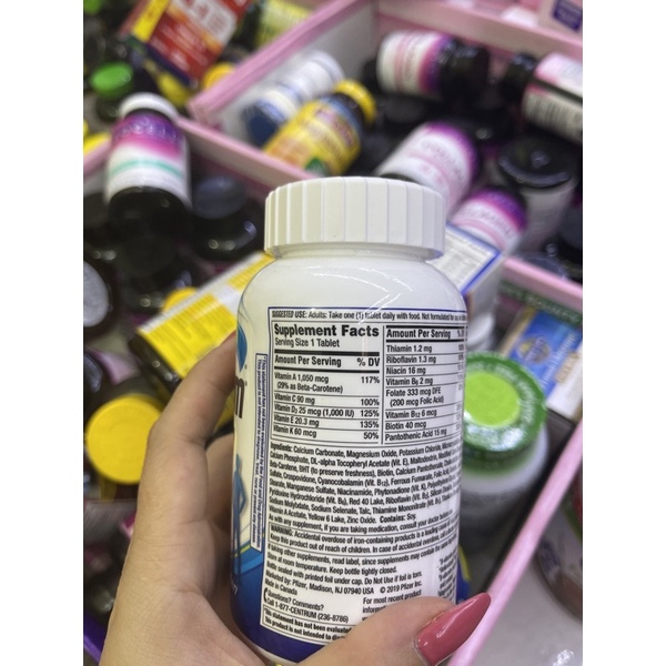 Centrum silver men 50 cho nam trên 50 tuổi, dưới 50 tuổi.