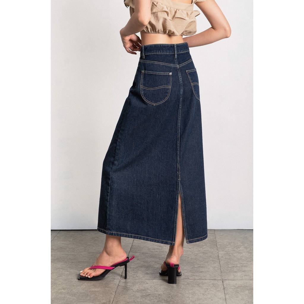LIBÉ - Chân váy denim màu xanh đen dài qua gối xẻ lai thân sau
