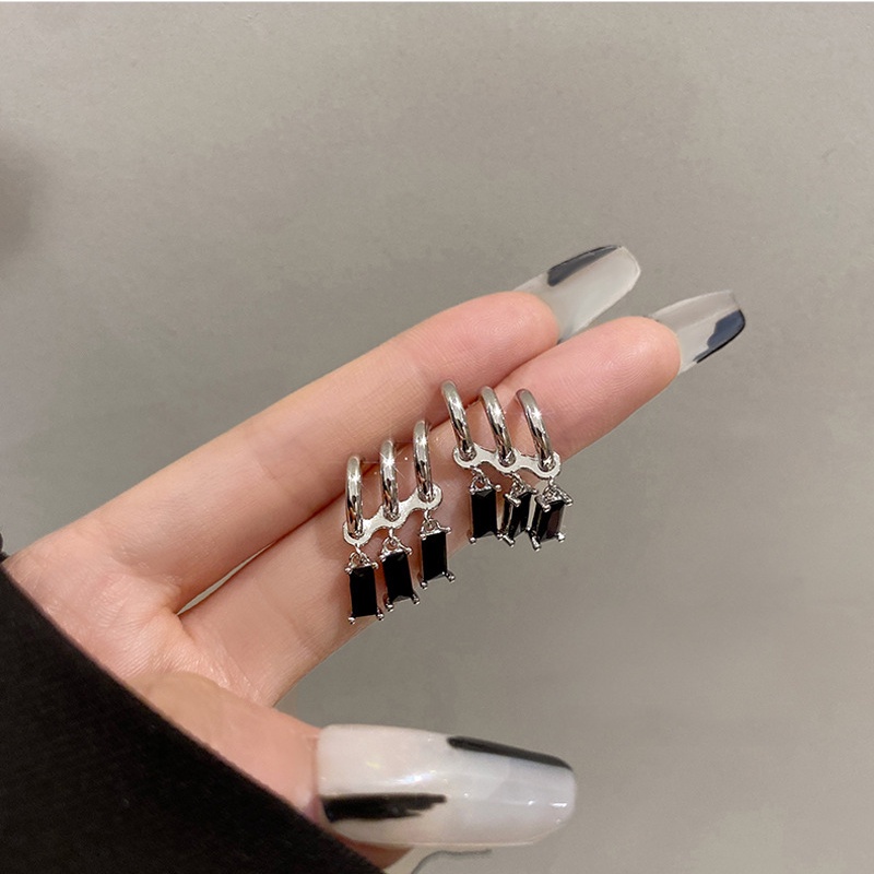 Khuyên Tai Đính Đá Zircon Đen Thời Trang Phong Cách Hip Hop 19A1623