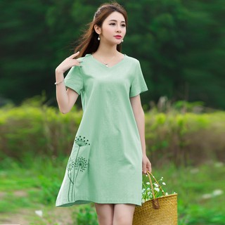 Đầm suông chữ A thêu hoa