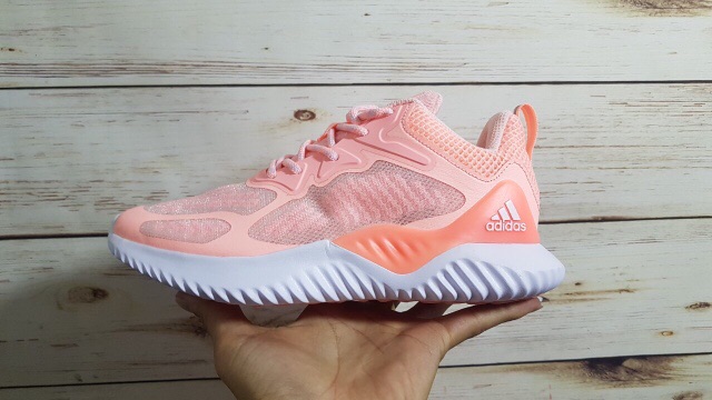 Giày thể thao nữ adidas màu mới