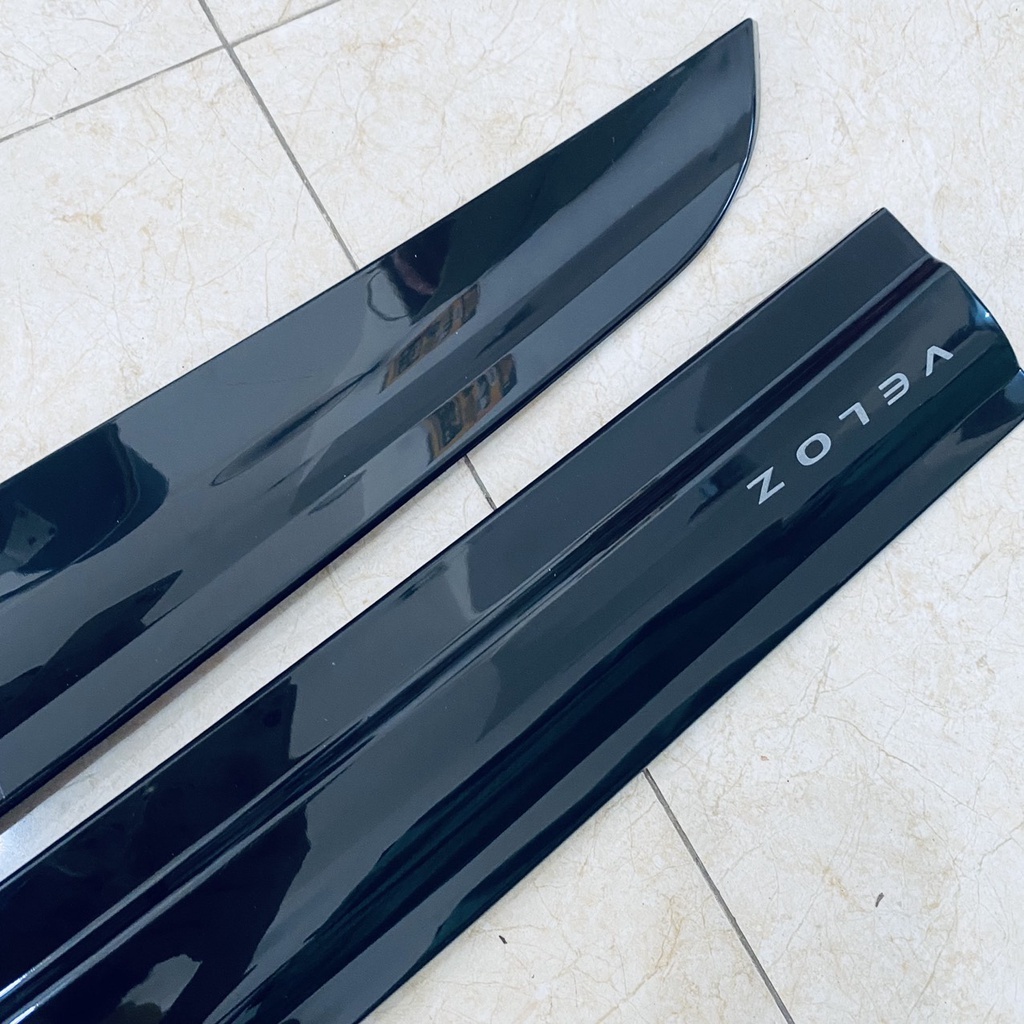 Vè che mưa xe Toyota Veloz 2021 2022 2023 Màu đen Cao Cấp, Bộ 4 vè + tặng kèm keo tăng dính