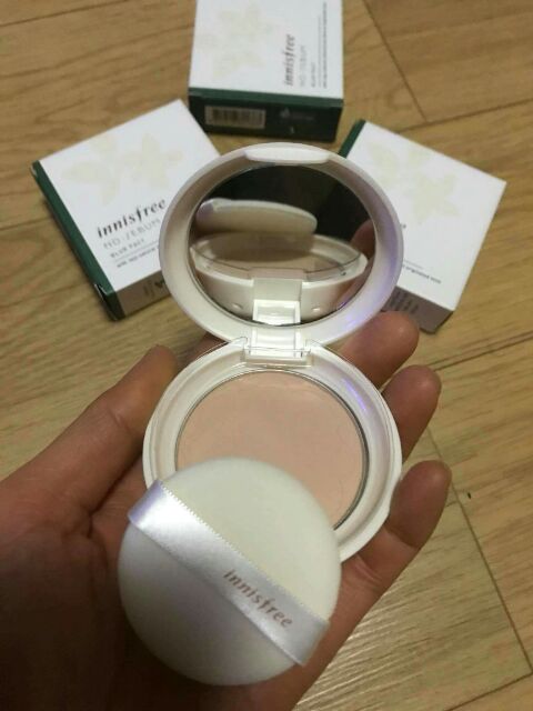 💐💐Phấn nén  Innisfree No Sebum Blur Pact 
🌏Xuất xứ: Hàn Quốc. Da mịn mượt khô thoáng, giữ lớp make up bền đến 24h