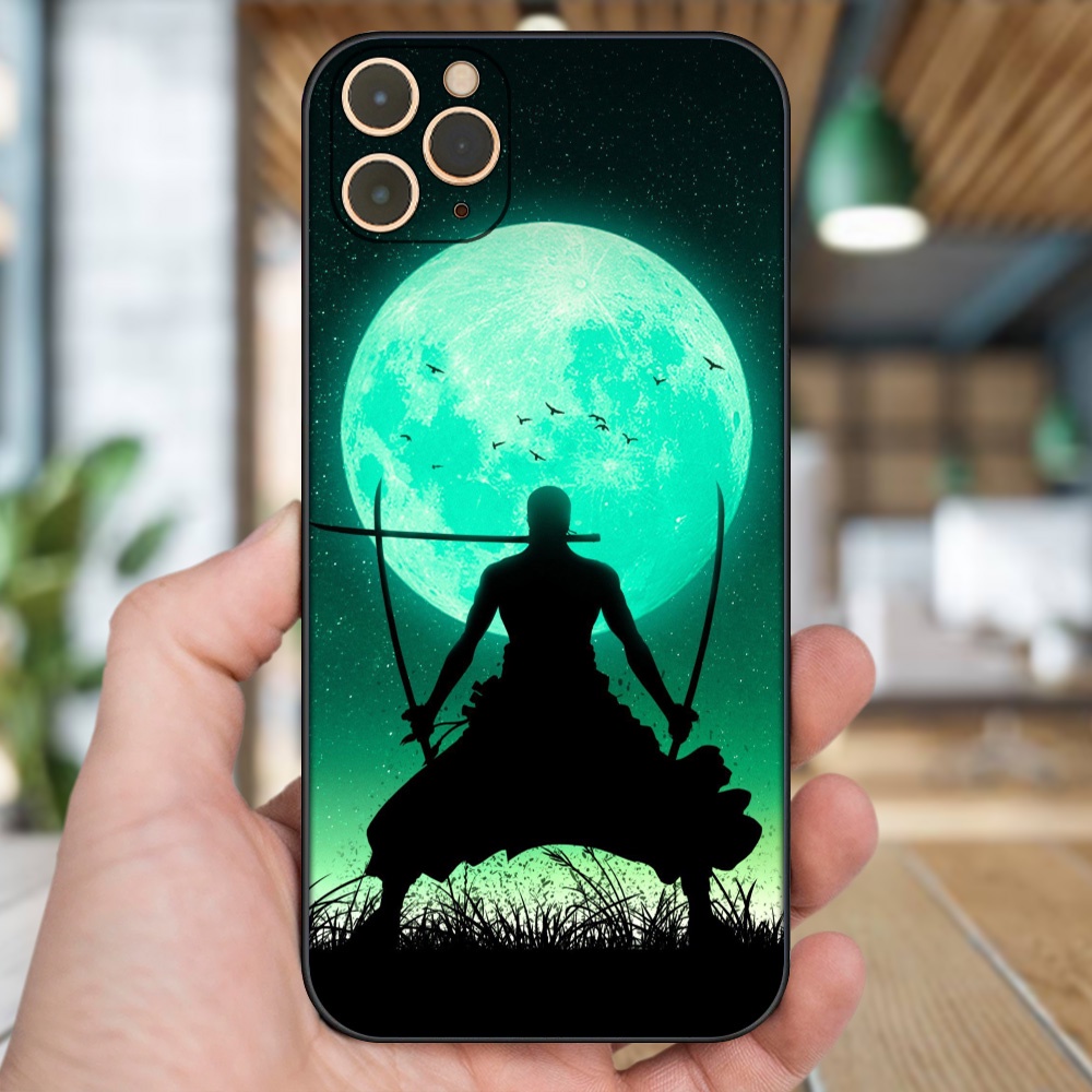 Ốp lưng iPhone 11 Pro Max dẻo đen cạnh vuông in hình Zoro One Piece