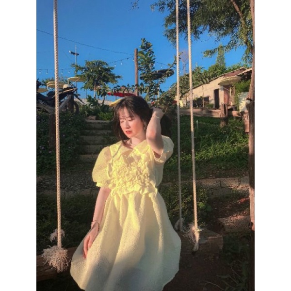 Đ21 Đầm Babydoll Trắng Hoa Ngực Nổi Có Dây Buộc Eo Cute Xỉuuu