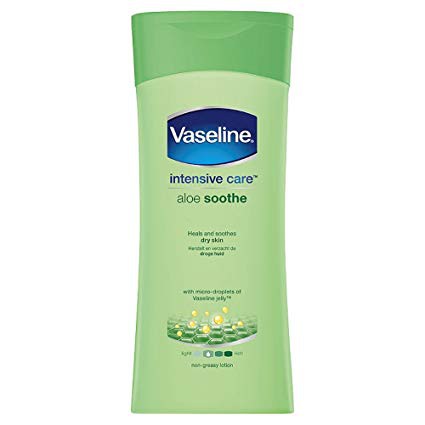 Sữa dưỡng ẩm đặc biệt toàn thân dành cho da khô Vaseline Intensive Care với tinh chất Nha Đam aloe soothe 400 ml