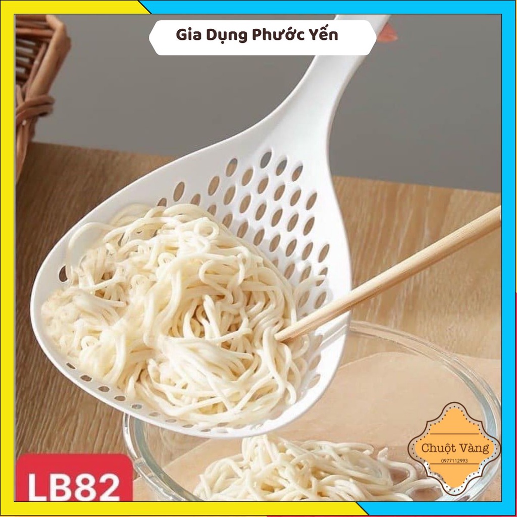 Muôi vợt thủng vớt đồ ăn nhựa chịu nhiệt loại to