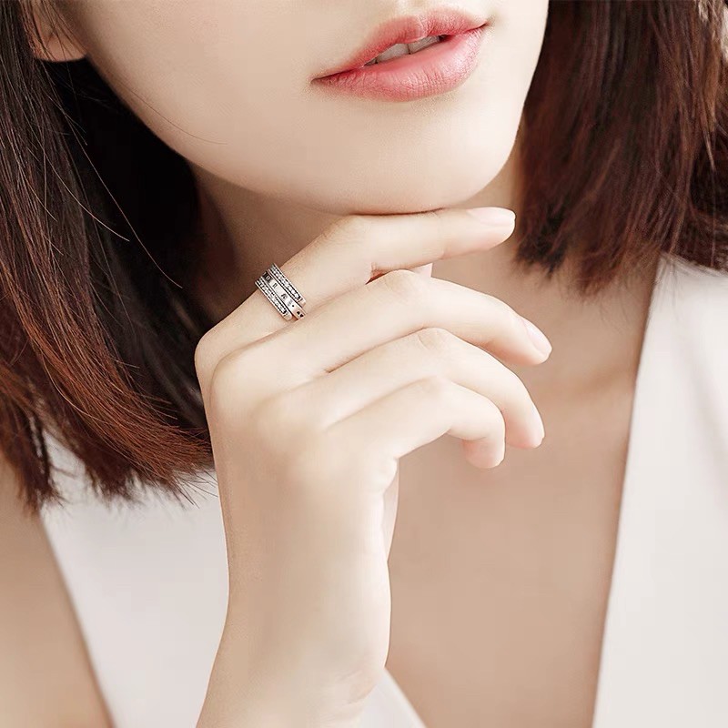 Nhẫn đeo tay pan viền đá trắng Flipping Hearts bạc s925 hàng cao cấp