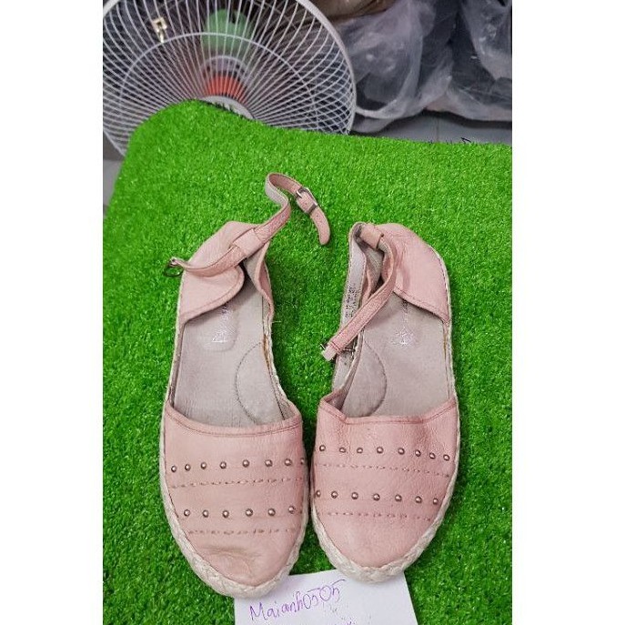 Giày chị Mai Anh