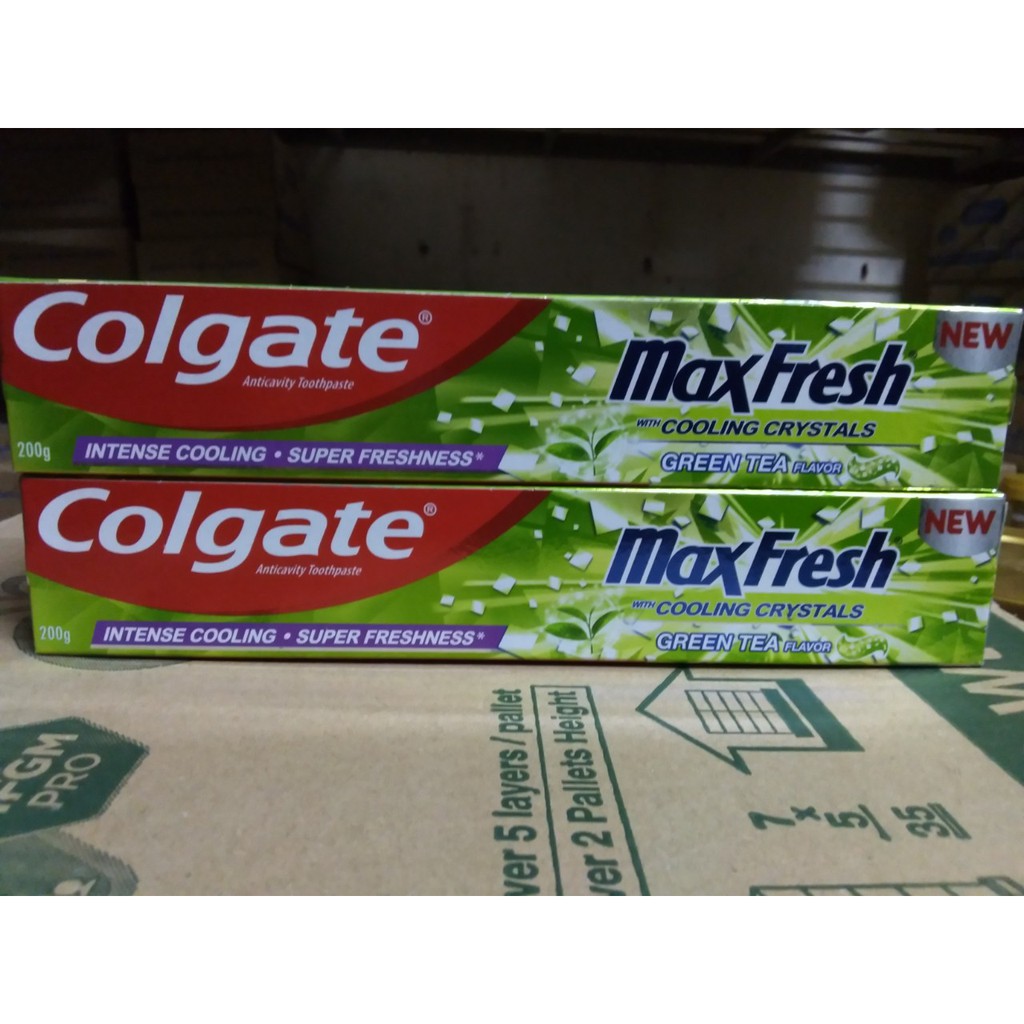 Kem đánh răng Colgate Maxfresh hương trà xanh 230g + khuyến mại 1 bàn chải