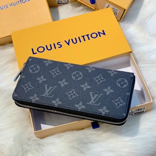 Ví cầm tay nam, bóp cầm tay nam kẻ caro họa tiết LV dài 20cm khóa kim loại, cầm vừa tay thời trang sành điệu