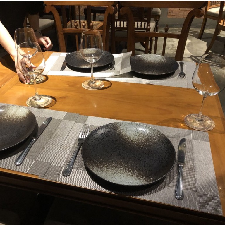 Tấm lót bàn ăn placemat cao cấp màu xám 30x45cm, miếng lót bàn ăn đẹp cho nhà hàng