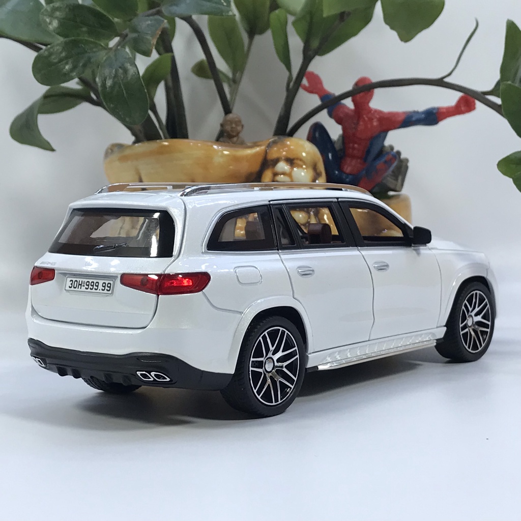 Mô hình xe ô tô Mercedes Benz GLS 63 tỷ lệ 1:24