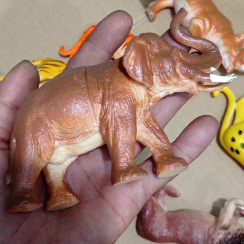 Mô hình động vật  kích thước to cho bé