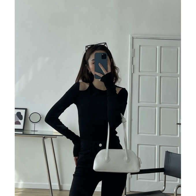 Áo len hở vai đen sinbou | BigBuy360 - bigbuy360.vn