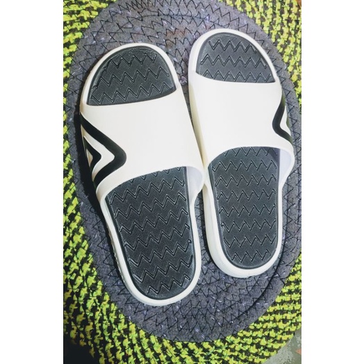 Dép quai ngang popular