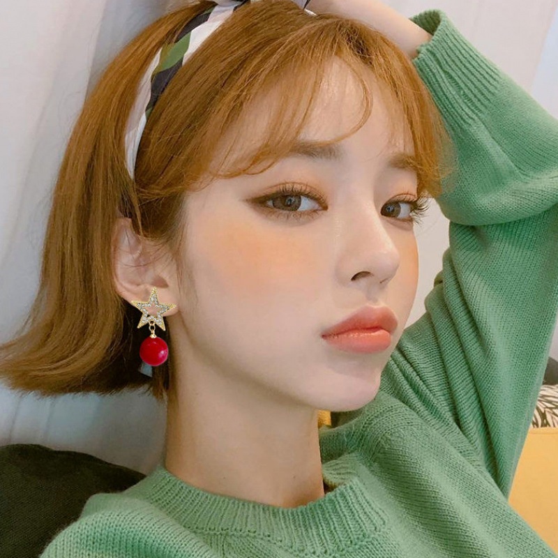 Khuyên Tai Hình Ngôi Sao Năm Cánh Đính Ngọc Trai Thời Trang