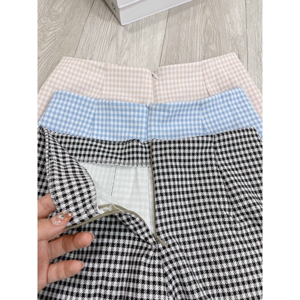 Quần đùi kẻ chất xốp cực năng động cho các nàng đáng yêu