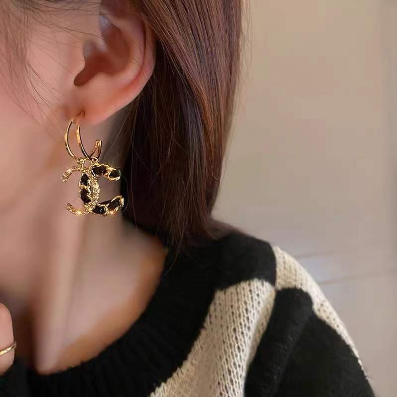 Bông Tai Bạc 925 Hình Dây Xích Đính Kim Cương Giả Bằng Da Phong Cách Hàn Quốc Sang Trọng Cho Nữ