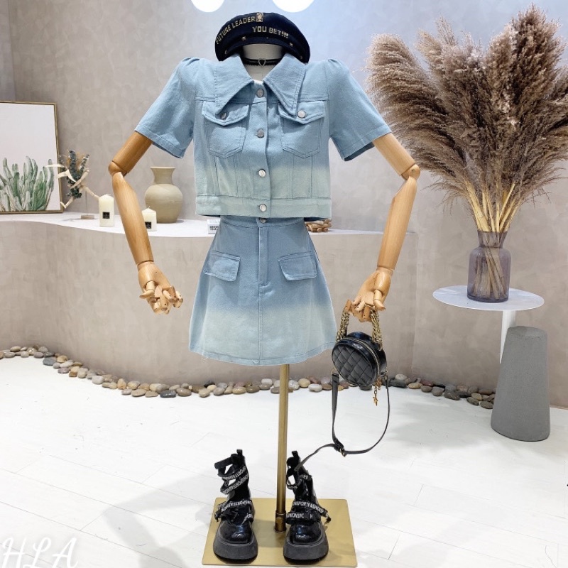 Set áo khoác jean loang + chân váy dáng A