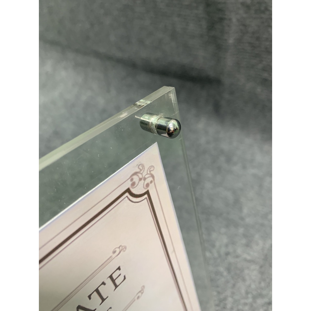 Khung ảnh A4 để bàn mica trong