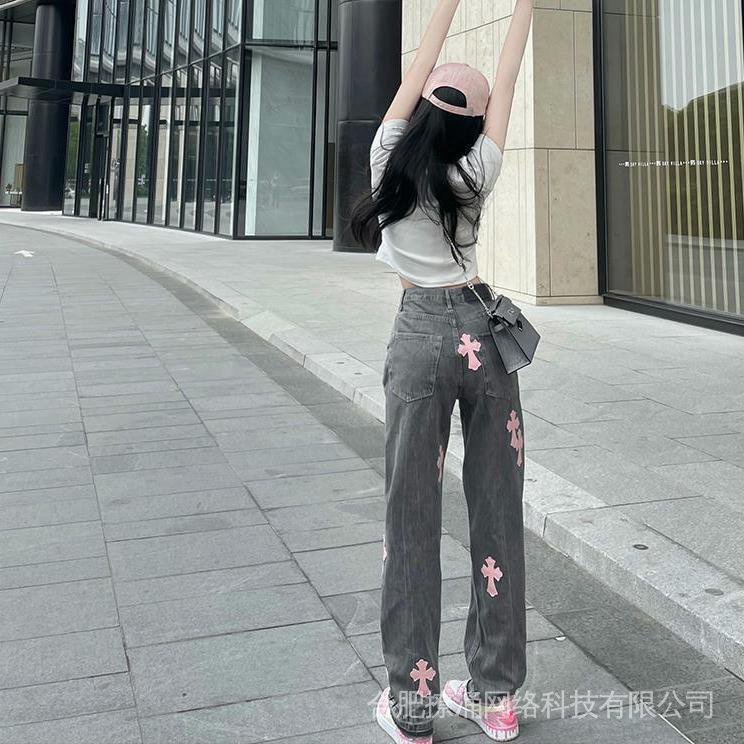Quần jean ống đứng rộng màu xám họa tiết thánh giá màu hồng thời trang mùa thu phong cách đường phố cao cấp cho nữ