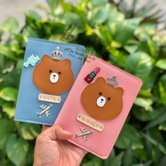 (Chat chốt tên-chọn màu)vỏ hộ chiếu đôi 26 ( passport cover ) - bao da hộ chiếu gấu Brown