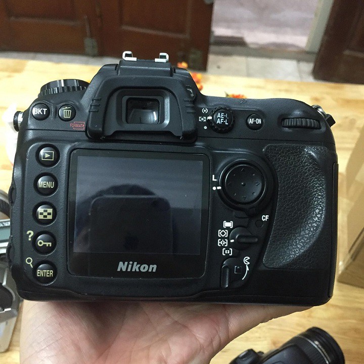 Máy ảnh Nikon D200 kèm lens khá đẹp