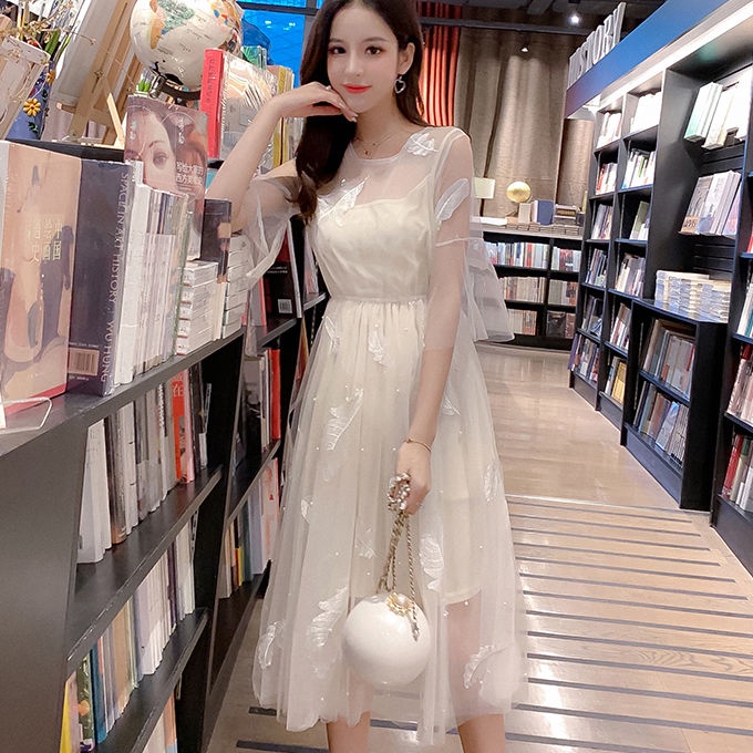 Đầm lưới hai mảnh thêu họa tiết lông vũ xinh xắn dành cho nữ