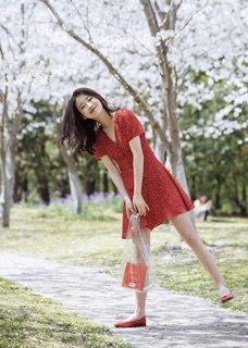 Đầm bi đỏ nút bọc (kèm hình thật)
