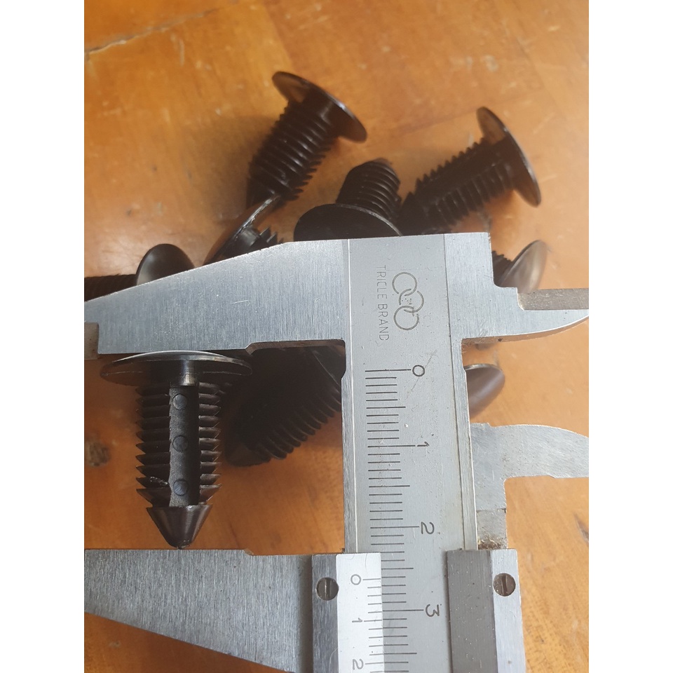 Set 20 đinh tán nhựa lỗ 10mm/11mm màu đen cho xe hơi Ford, ô tô - Chốt vít nhựa