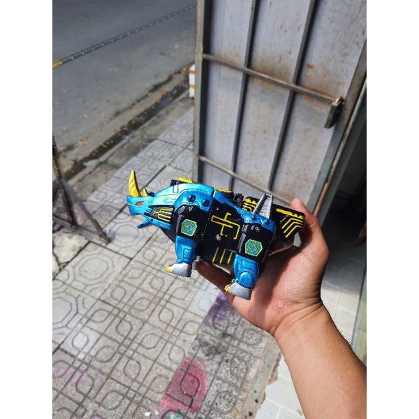 Mô hình đồ chơi siêu nhân gao Gaoranger. gao tê giác china.