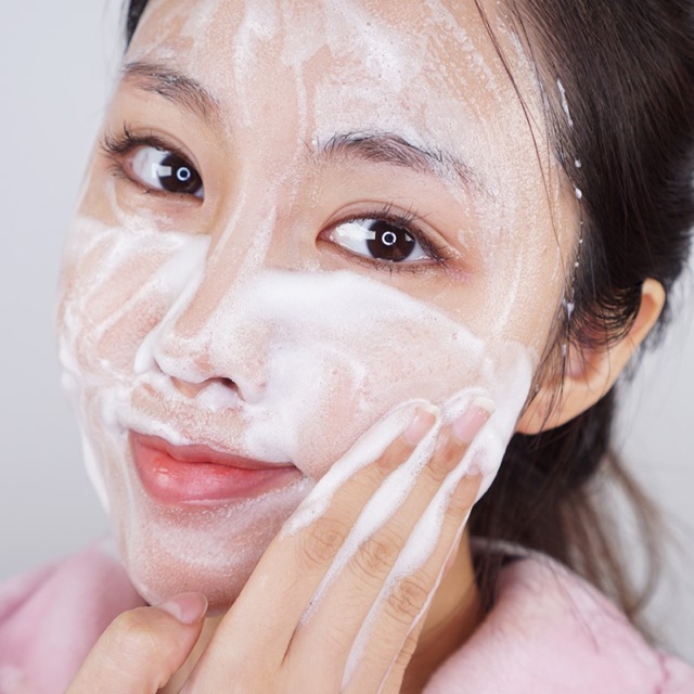 Sữa Rửa Mặt Skin1004 Madagascar Centella Ampoule Foam