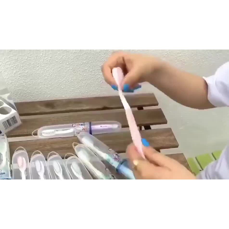 Bàn chải đánh răng hộp móc cao cấp lông mềm mượt