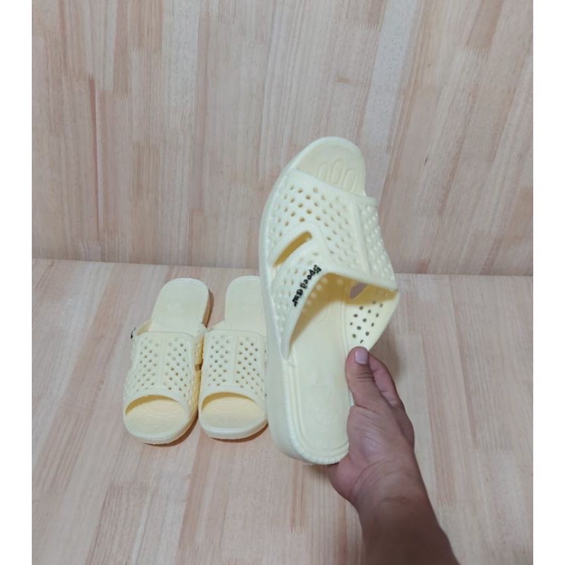 Dép tổ ong loại 1 dày màu vàng nhạt