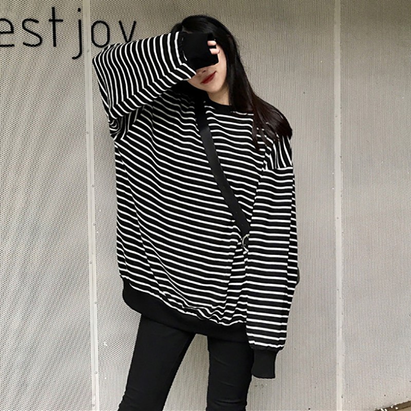 Áo thun sweater sọc ngang cổ lọ dài tay