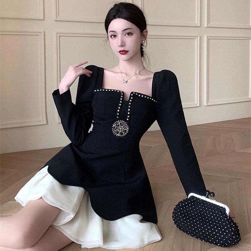 Đầm cổ vuông IELGY màu đen thiết kế mỏng xinh xắn thời trang dành cho nữ