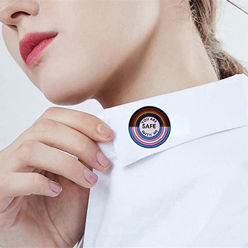 Ghim Cài Áo Hình Chữ You Are Safe With Me Màu Sắc Cầu Vồng Vui Nhộn Cho Nam Và Nữ