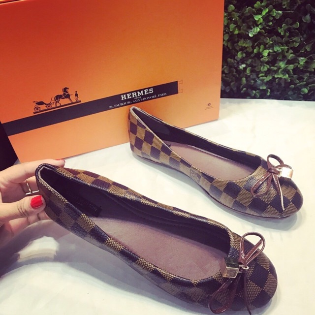 Giày kẻ ô xịn | BigBuy360 - bigbuy360.vn